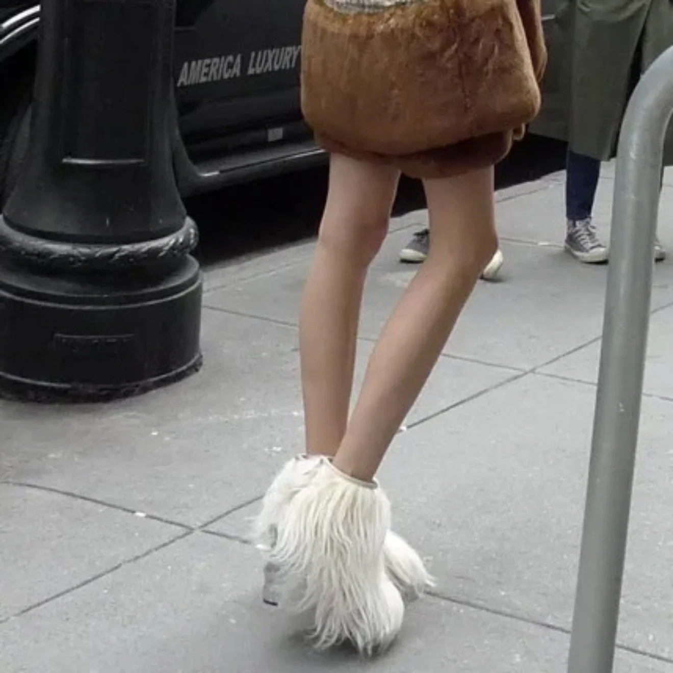 CHANEL✴︎希少✴︎フェイクファーブーツ✴︎37 Chanel F/W 2010 Faux Fur Fantasy Icicle Heels (US 7 / IT 37